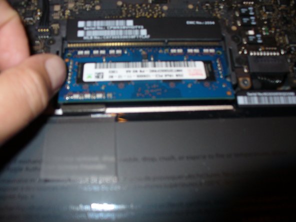 MacBook Pro 13" Unibody Mid 2012 Ram Upgrade, Remove Ram: crwdns2935265:00crwdnd2935265:01crwdnd2935265:01crwdne2935265:0