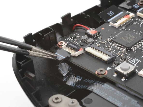 Steam Deck OLED Motherboard Replacement, Disconnect the right button board: step 19, image 3 of 3