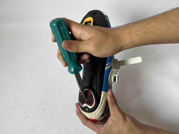 Sidi Bike Shoe Cleat and Heel Plate Replacement: crwdns2935265:04crwdnd2935265:02crwdnd2935265:02crwdne2935265:0