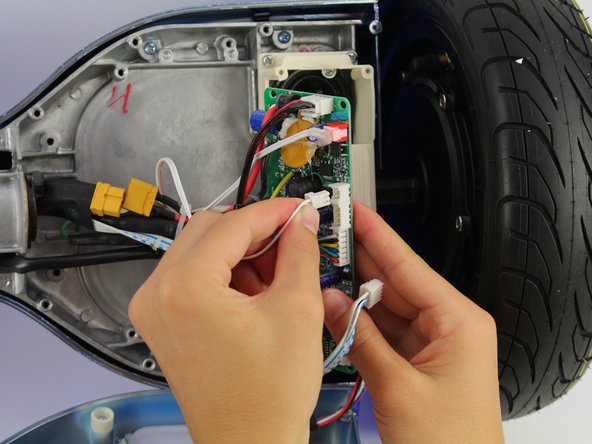 Hover-1 Titan Left Gyroscope Replacement: crwdns2935265:09crwdnd2935265:02crwdnd2935265:02crwdne2935265:0