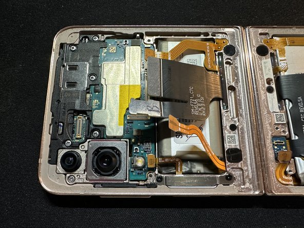 Samsung Galaxy Z Flip 4 Display Replacement, Disconnect Secondary Battery: step 5, image 3 of 3