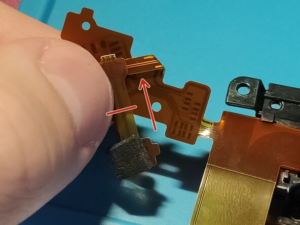 Sony A7 II Top Flex Cable replacement, Inserting AF assist lamp: crwdns2935265:039crwdnd2935265:01crwdnd2935265:03crwdne2935265:0