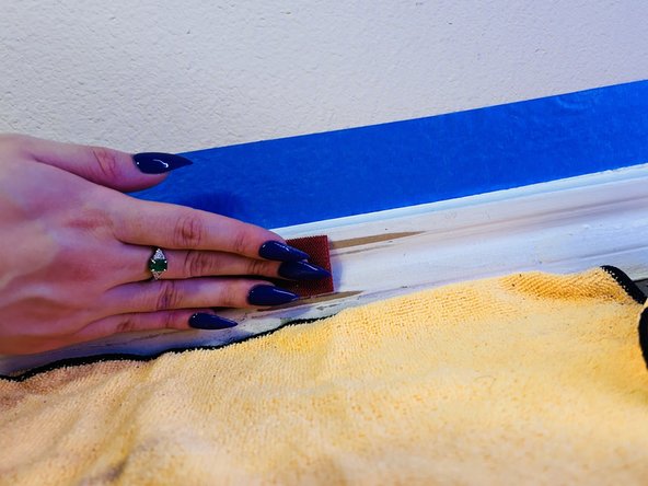 How To Repair A Paint Stained Baseboard: passo 4, immagine 2 di 3