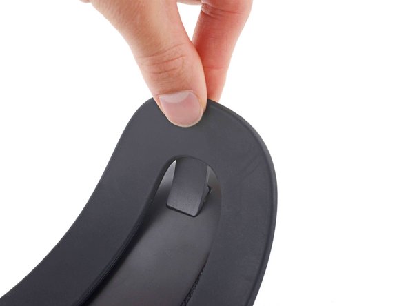 HTC Vive XR Elite Rear Padding Replacement, Unclip the rear padding: crwdns2935265:08crwdnd2935265:02crwdnd2935265:03crwdne2935265:0