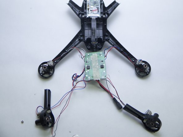 Helicute Petrel H820HC (Drone) Disassembly, Remove the main PCB: step 10, image 3 of 3