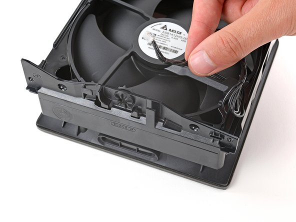Xbox Series X (Digital Edition) Fan Replacement, De‑route the fan cable: crwdns2935265:013crwdnd2935265:03crwdnd2935265:03crwdne2935265:0