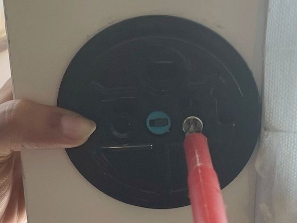 How to Replace a Manual Door Lock With An August (4th Gen.) Smart Lock: 步骤 5 中的图像 2，3