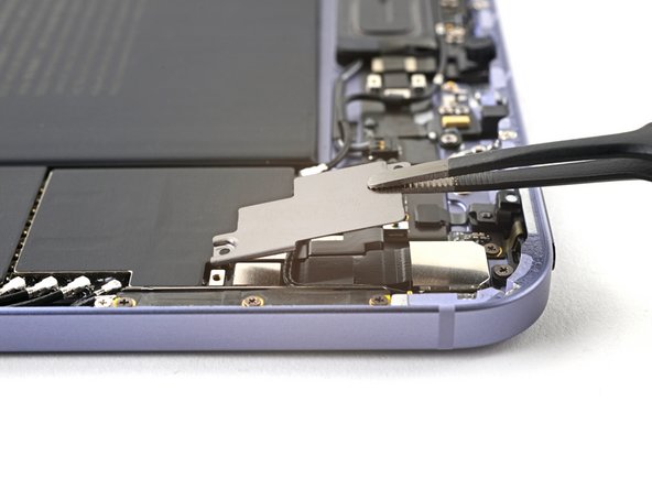 iPad Mini 6 Rear Camera Replacement, Remove the rear camera shield: stap 0, afbeelding 2 van 2