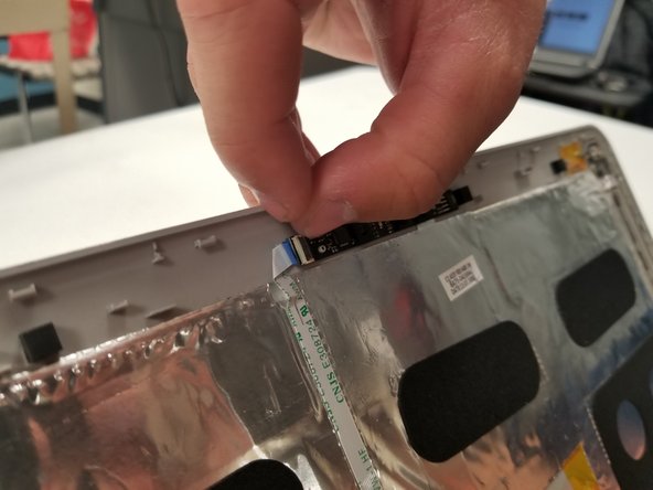 Samsung Chromebook Series 3 Front Camera Replacement, Front Camera: crwdns2935265:05crwdnd2935265:02crwdnd2935265:03crwdne2935265:0