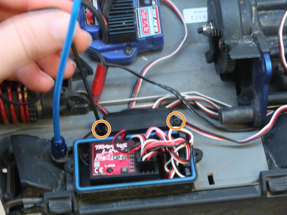 Traxxas Summit Steering Assembly Servo Replacement: crwdns2935265:08crwdnd2935265:03crwdnd2935265:03crwdne2935265:0