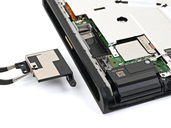 Nintendo Switch 2 Microphone Replacement, Remove the lower antenna: crwdns2935265:020crwdnd2935265:02crwdnd2935265:02crwdne2935265:0