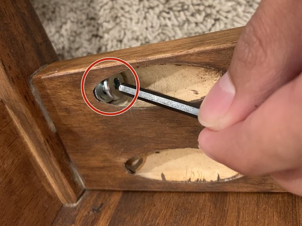 Fixing  a chair that squeaks: crwdns2935265:04crwdnd2935265:02crwdnd2935265:03crwdne2935265:0