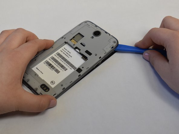 ZTE Prestige 2 Back Panel Removal: crwdns2935265:04crwdnd2935265:02crwdnd2935265:03crwdne2935265:0