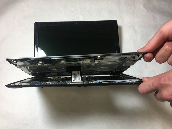 Acer Chromebook C710-2833 SD Card Reader Replacement: stap 0, afbeelding 2 van 2