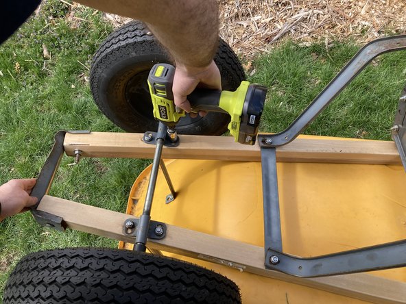 Wheelbarrow Handle Replacement: crwdns2935265:05crwdnd2935265:02crwdnd2935265:03crwdne2935265:0