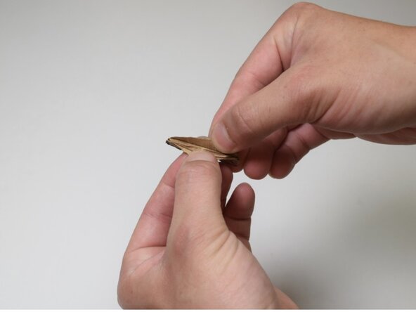 Patchwork Repair for a Damaged Hat: crwdns2935265:04crwdnd2935265:03crwdnd2935265:03crwdne2935265:0