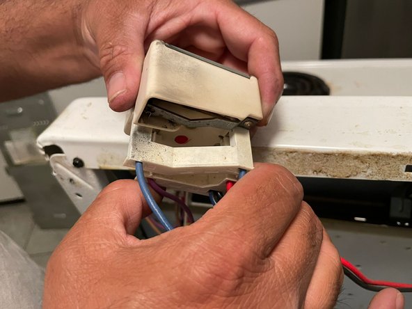 Frigidaire CFEF3012PWC Heat Switch Repair: crwdns2935265:012crwdnd2935265:03crwdnd2935265:03crwdne2935265:0