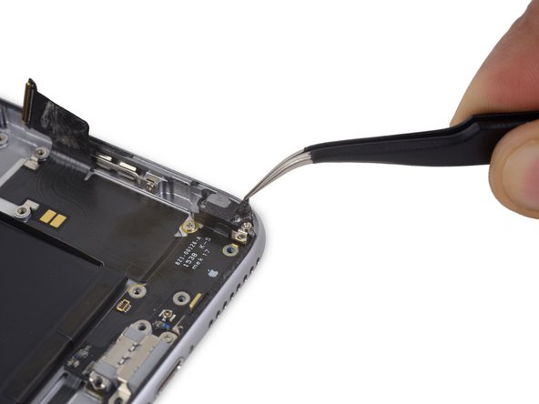 iPhone 6s Plus Rear Case Replacement: crwdns2935265:062crwdnd2935265:02crwdnd2935265:02crwdne2935265:0