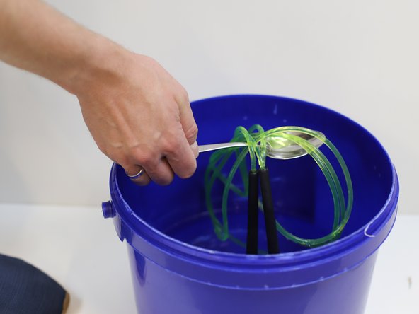 How to Straighten a Kinked  Jump Rope, Prepare the jump rope: crwdns2935265:03crwdnd2935265:03crwdnd2935265:03crwdne2935265:0