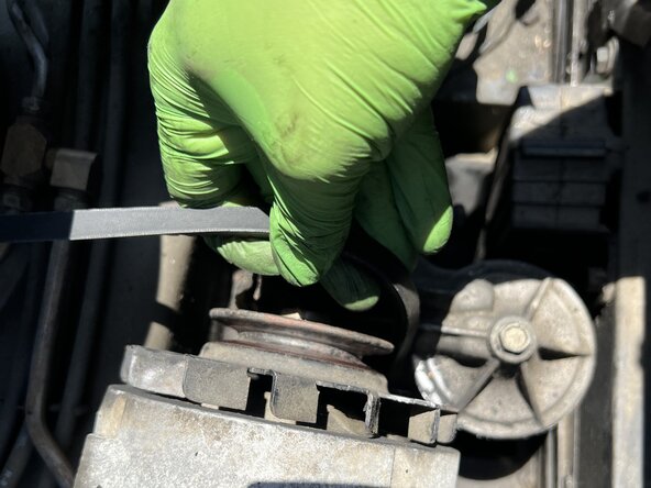 Chevy Corvair Fan Belt Replacement: crwdns2935265:04crwdnd2935265:03crwdnd2935265:03crwdne2935265:0