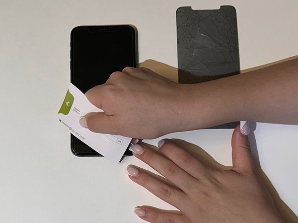 How to Replace a Screen Protector on an iPhone 12