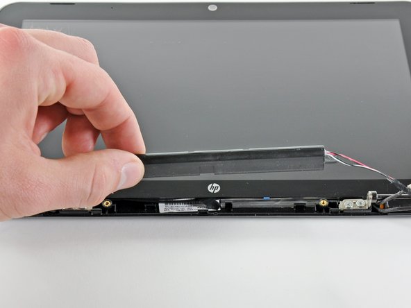 HP Mini 1000 Front Display Bezel Replacement, Speaker Assembly: 手順 38、 2の画像 2