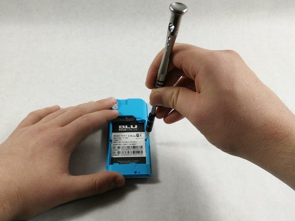 BLU Tank II Outer Lens Replacement, Front Panel: 手順 3、 2の画像 2