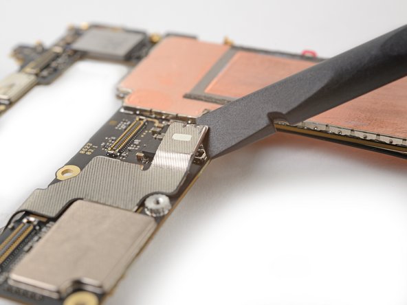 Google Pixel Fold Logic Board Replacement, Disconnect the antenna cable: passo 63, immagine 2 di 2