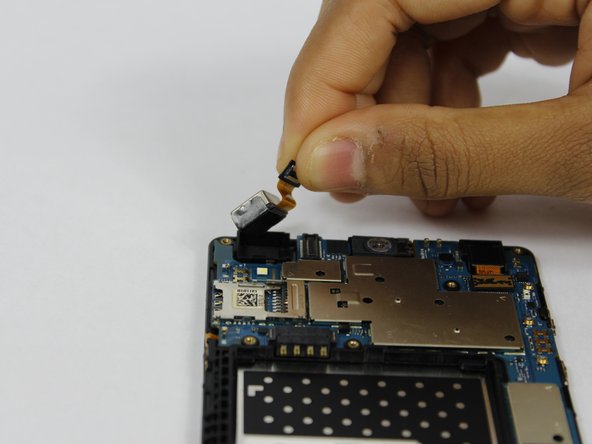 LG Tribute HD Motherboard Replacement: crwdns2935265:06crwdnd2935265:02crwdnd2935265:03crwdne2935265:0