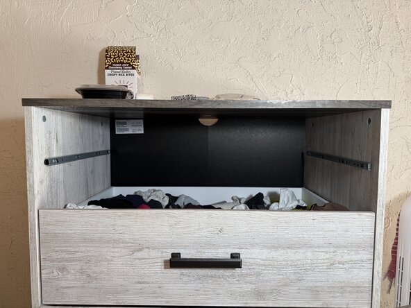 Ashley Furniture's 5 Drawer Chest Drawer Slide Replacement: crwdns2935265:02crwdnd2935265:01crwdnd2935265:01crwdne2935265:0