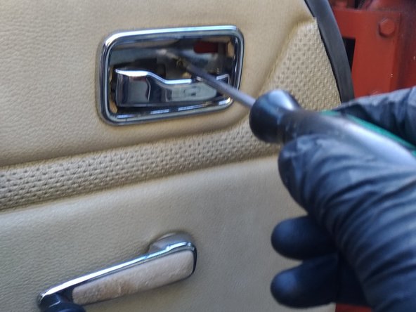 1976 Mercedes-Benz 230.6 Window Regulator Replacement, Door opening lever surround trim: adım 3, 3 resimden 2.