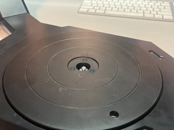 Makerbot Digitizer stepper bracket Replacement, Reinstall the turntable: crwdns2935265:06crwdnd2935265:03crwdnd2935265:03crwdne2935265:0