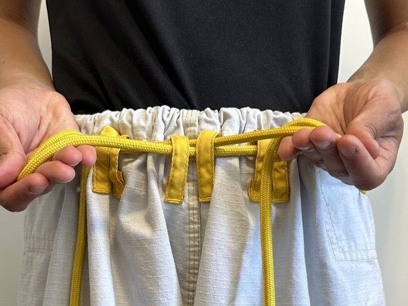 How to Shorten the Drawstring on BJJ Gi Pants: crwdns2935265:07crwdnd2935265:02crwdnd2935265:03crwdne2935265:0