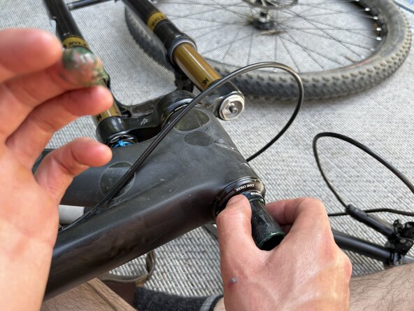 Fox32 Mountain Bike Front Air Suspension Fork Seal and Oil Replacement: étape 57, image 2 de 3