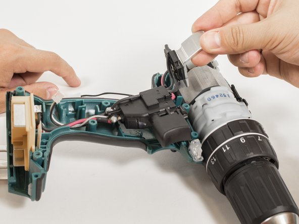 Makita XPH01 LED Light Replacement: crwdns2935265:011crwdnd2935265:03crwdnd2935265:03crwdne2935265:0