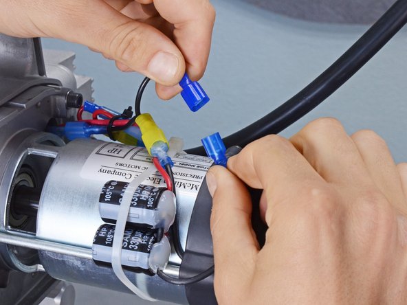 Titan Airless Sprayer IMPACT 410 Capacitor Replacement, Disconnect the negative wire: crwdns2935265:05crwdnd2935265:02crwdnd2935265:02crwdne2935265:0