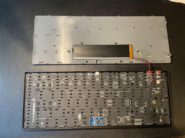 Keychron K3 Ultra-slim Wireless Mechanical Keyboard Disassembly, Separate the Base and Top: crwdns2935265:06crwdnd2935265:03crwdnd2935265:03crwdne2935265:0