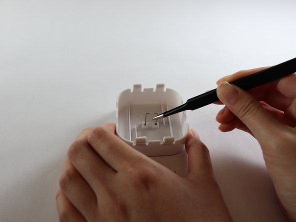 How to Fix an OXO Container's Jammed Button: crwdns2935265:06crwdnd2935265:02crwdnd2935265:03crwdne2935265:0