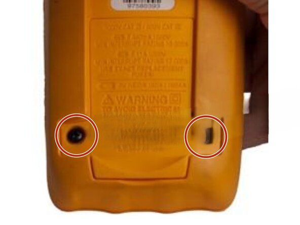 Fluke 175 Multimeter Fuse Replacement, Back Cover Removal: crwdns2935265:02crwdnd2935265:01crwdnd2935265:02crwdne2935265:0