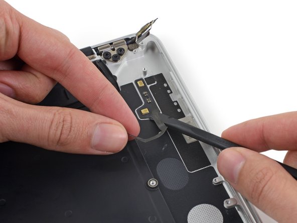 MacBook Pro 15" Retina Display Mid 2015 Upper Case Assembly Replacement, Microphones: crwdns2935265:046crwdnd2935265:02crwdnd2935265:03crwdne2935265:0