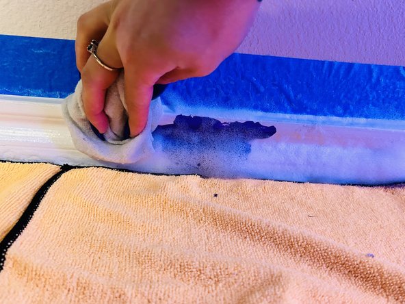 How To Repair A Paint Stained Baseboard: passo 2, immagine 2 di 3