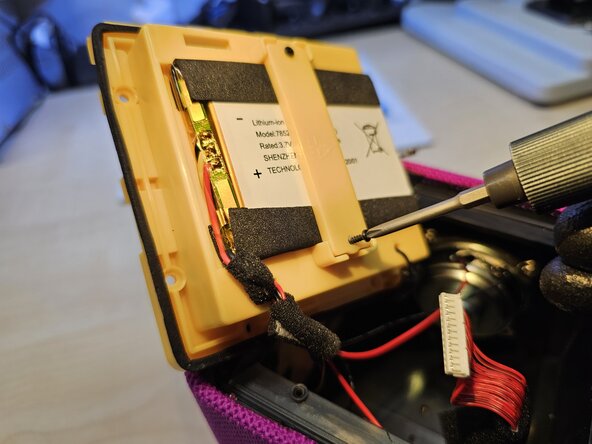 Teardown der TIGERMEDIA Tigerbox Modell 1201 by Lenco: Schritt 6, Bild 1 von 3