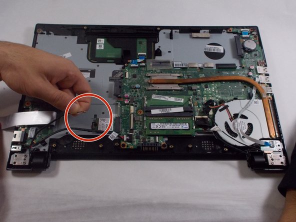 Toshiba Satellite S55t-C5225 Screen Assembly Replacement: crwdns2935265:012crwdnd2935265:02crwdnd2935265:02crwdne2935265:0