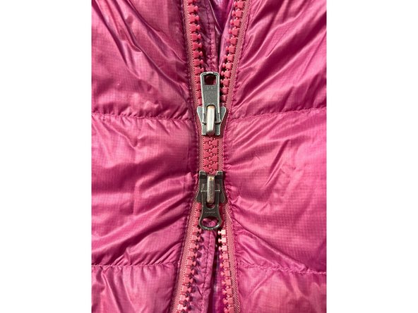 Zipper Identification, Dual zippers: crwdns2935265:09crwdnd2935265:02crwdnd2935265:03crwdne2935265:0
