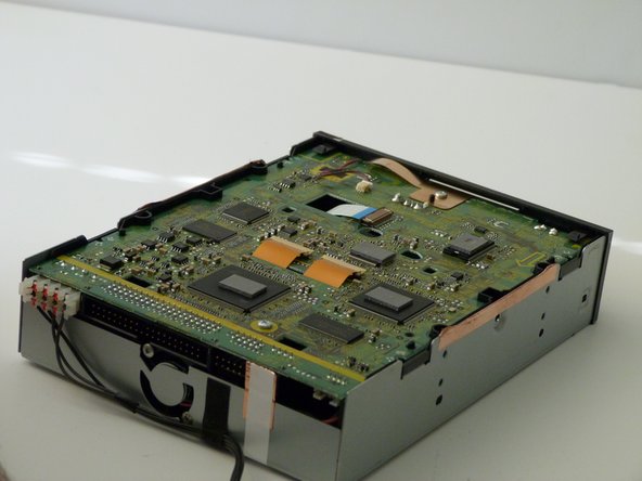 Sony BDP-S1 Optical Drive Motor Replacement: crwdns2935265:011crwdnd2935265:03crwdnd2935265:03crwdne2935265:0