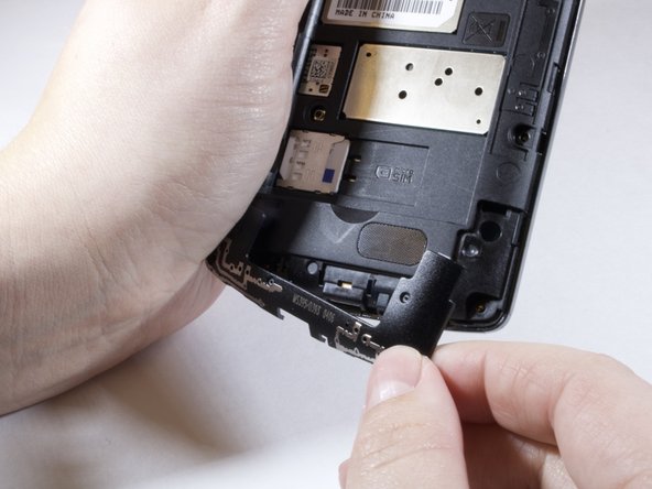 LG Optimus F60 Power Button Replacement: crwdns2935265:04crwdnd2935265:03crwdnd2935265:03crwdne2935265:0