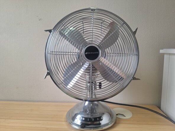 Bionaire BDF1214CR-CN Fan Blade Replacement: 2 단계, 이미지 3개 중 3개