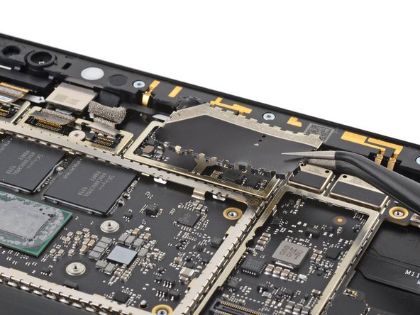 Microsoft Surface Pro X Volume Button Cable Replacement: passo 99, immagine 3 di 3