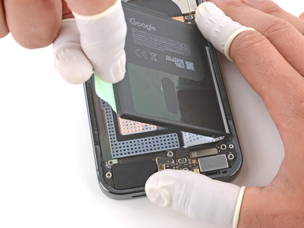 Google Pixel 10 Pro XL Battery Replacement, Separate the battery adhesive: 步骤 24 中的图像 3，3