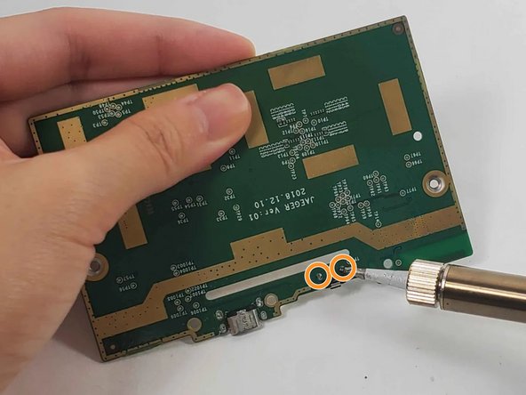 Kindle 10 LED Status Light Replacement: passo 10, immagine 2 di 3